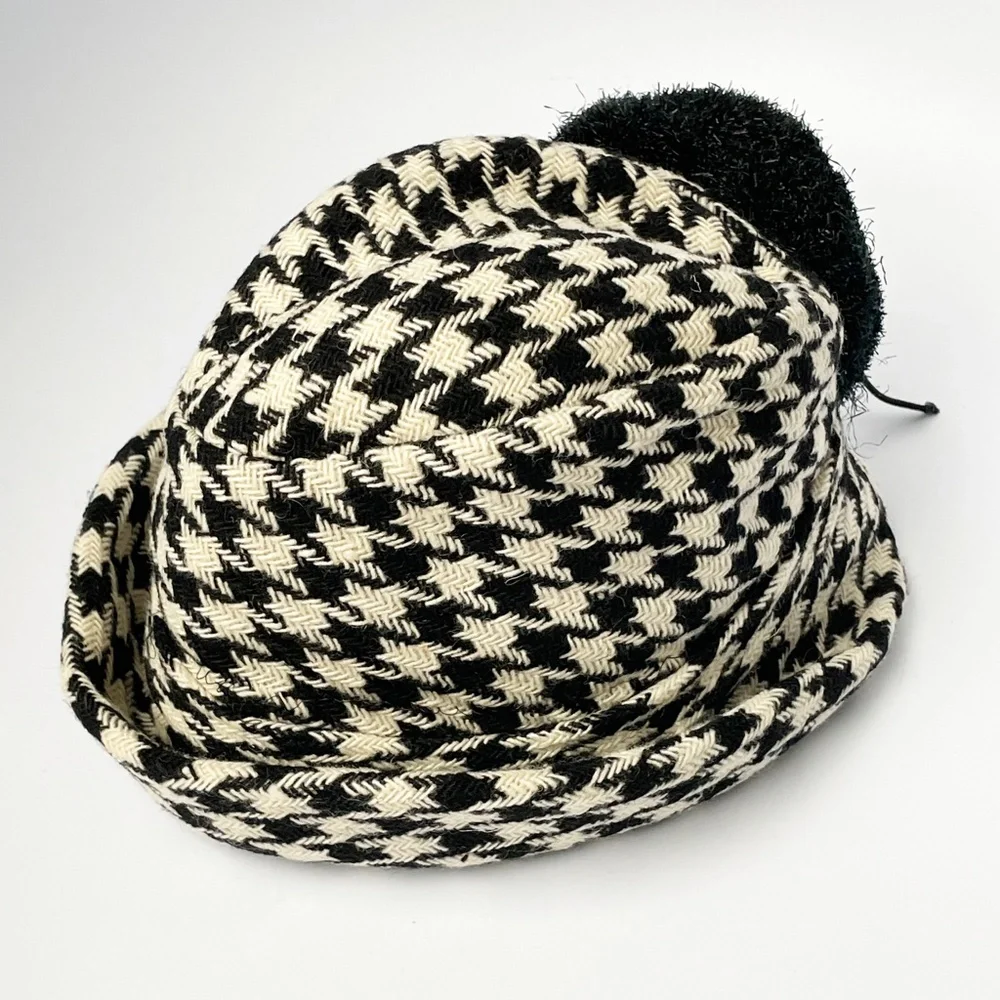 Vintage Adolfo Hat & Scarf Set 2pc Black & White Houndstooth Knit Fringe Rare